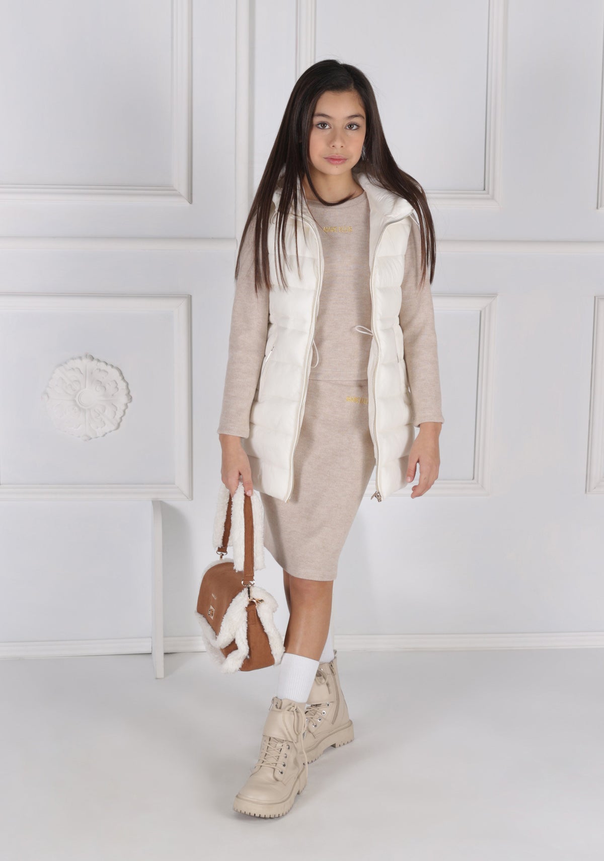 Smanicato Bomber Imbottito con Cappuccio e Zip Gold – Dettagli Logo