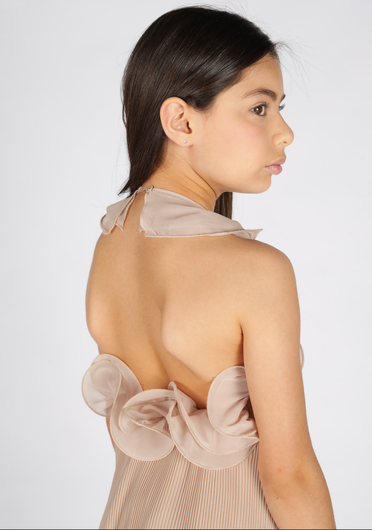 Vestito Corto Svasato in Tessuto Plissettato con Scollo Halter e Motivo Rouches - Fun&Fun Couture
